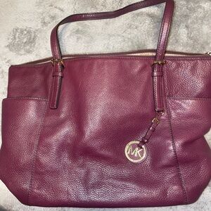 MICHAEL KORS burgundy shoulder purse